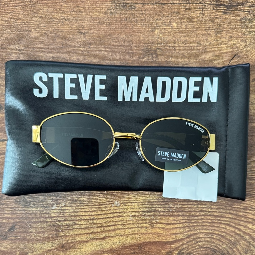 Steve Madden Elegant Gold Frame Sunglasses